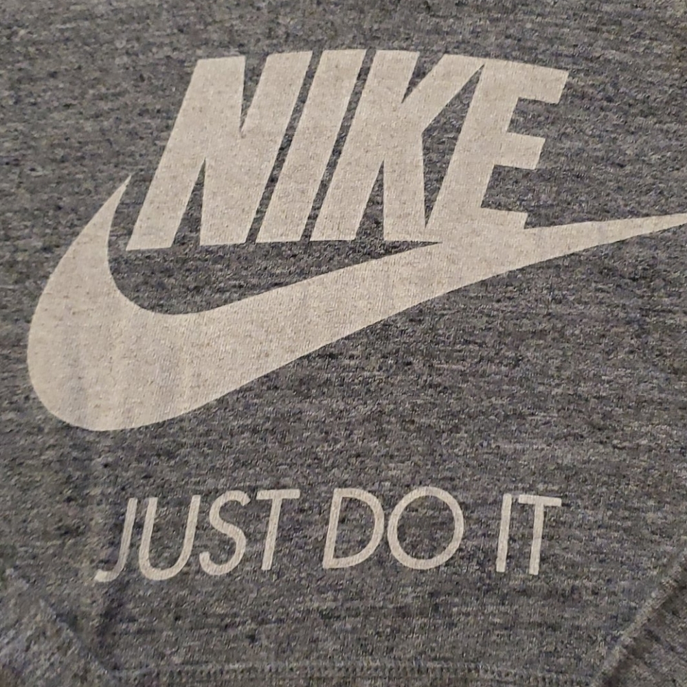 NIKE - Picture 2 of 7